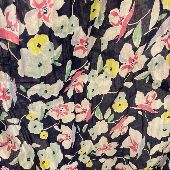 Pretty Floral Lightweight Long Scarf Wrap OS - Picture 4 of 5